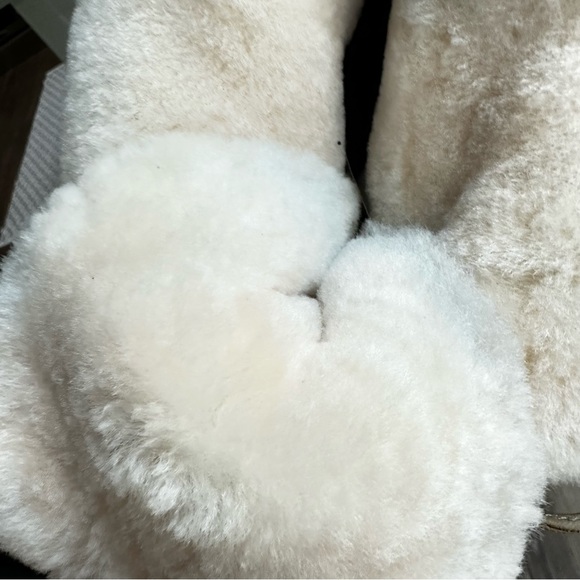 UGG ‘Jerene’ Shearling Lace Up Suede Boots - Picture 8 of 14